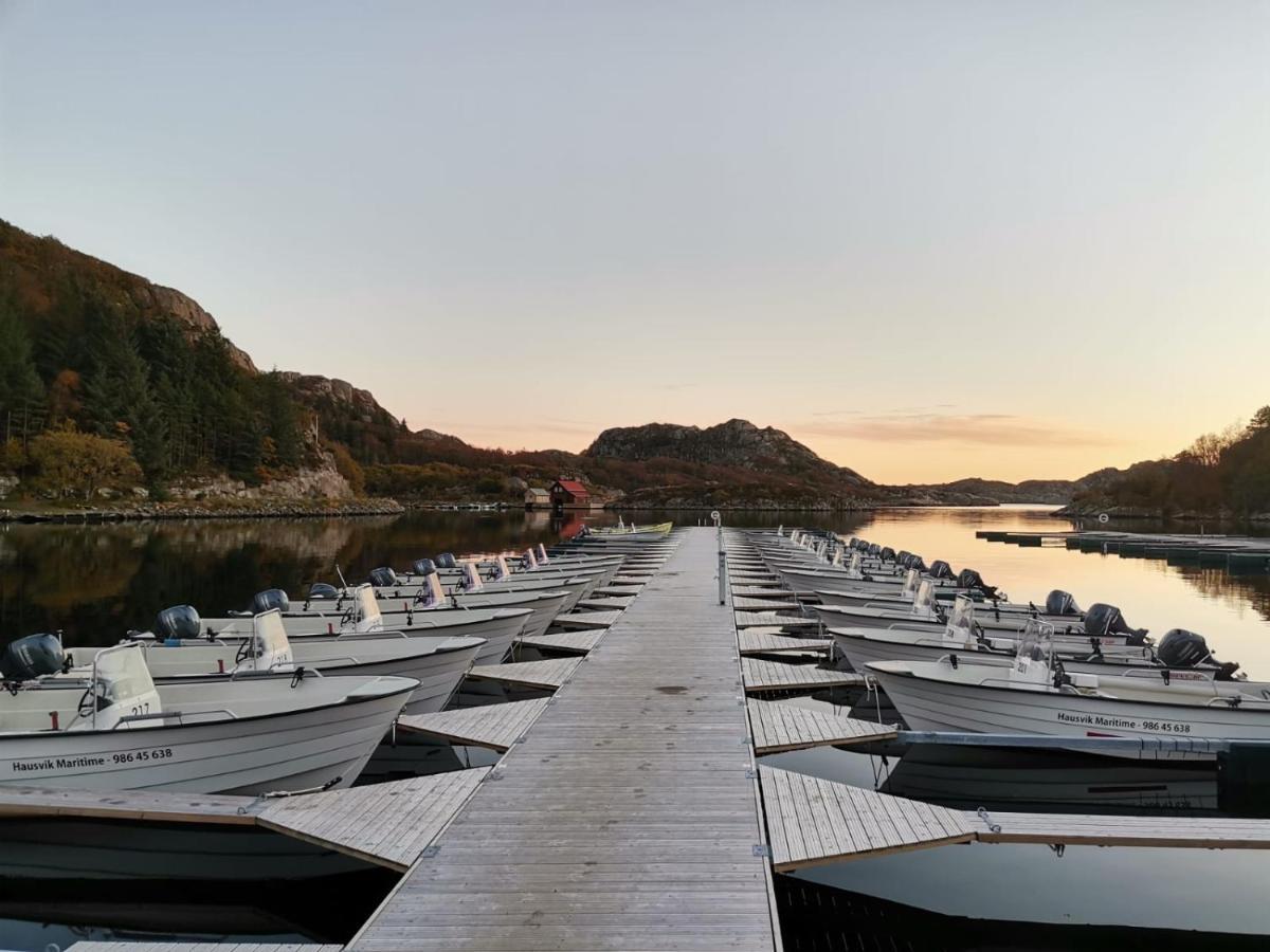 Hausvikstranda Lyngdal Exterior photo